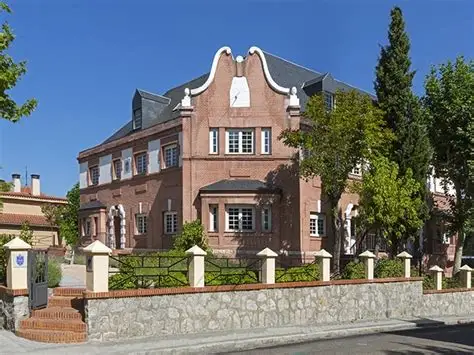 Saint Louis University, Madrid